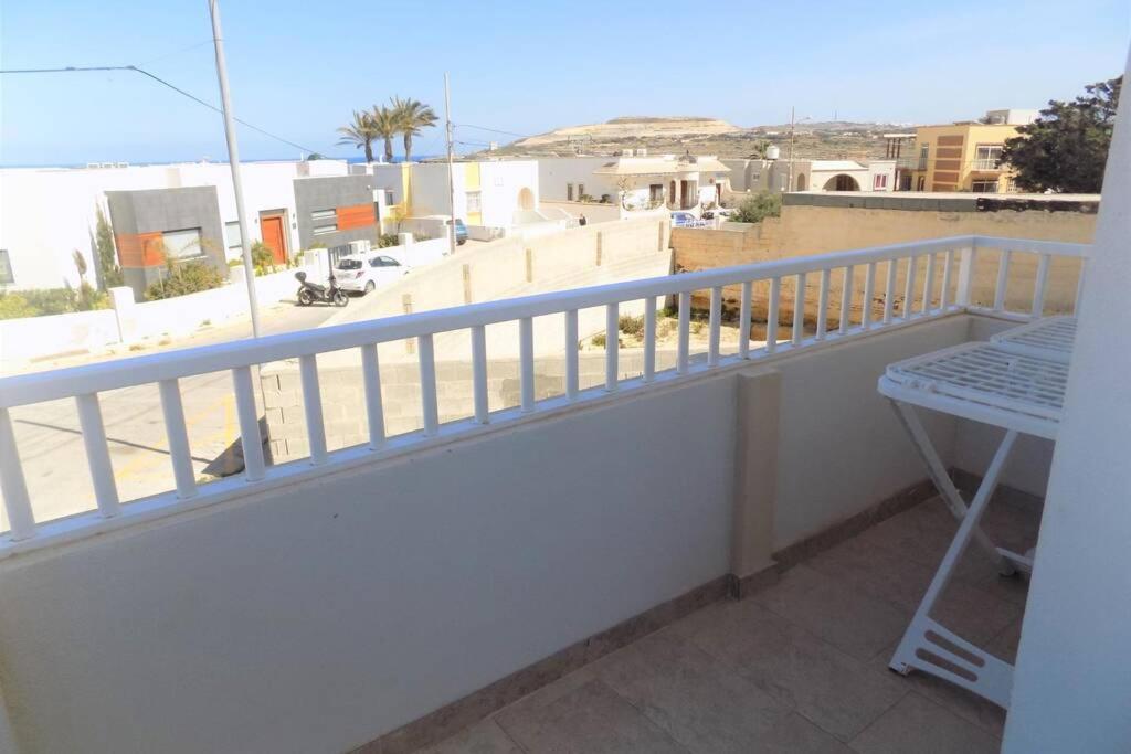 Sunshine Holiday Apartment 5 With Spectacular Seaviews Сент-Полс-Бей Экстерьер фото